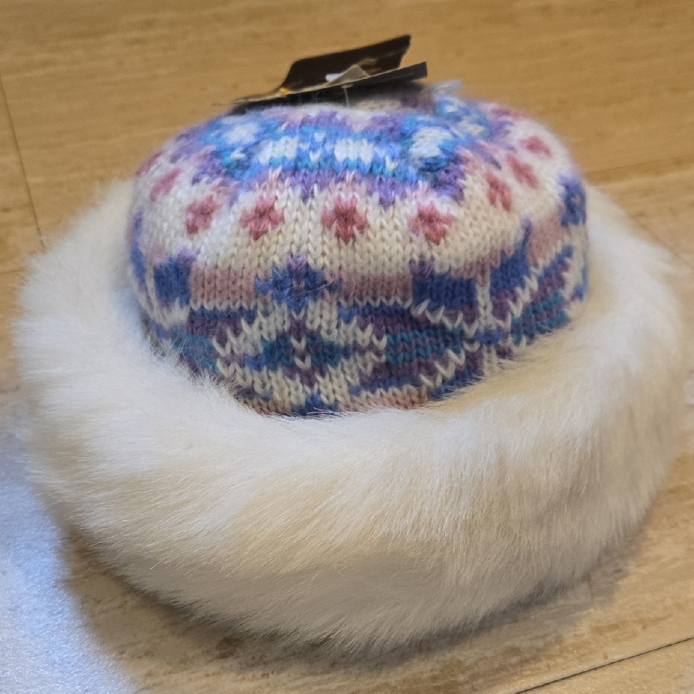 New Vintage Aris Isotoner Snowflake Pattern Knit Thermal Faux Fur Hat